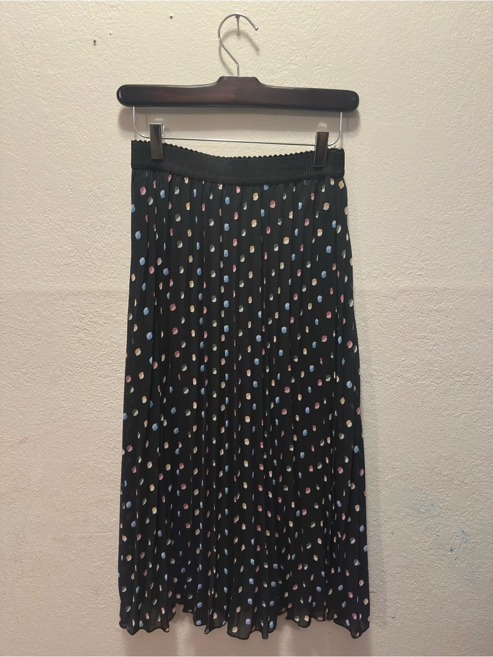 Black Pleated Midi Skirt with Multicolor Polka Dots